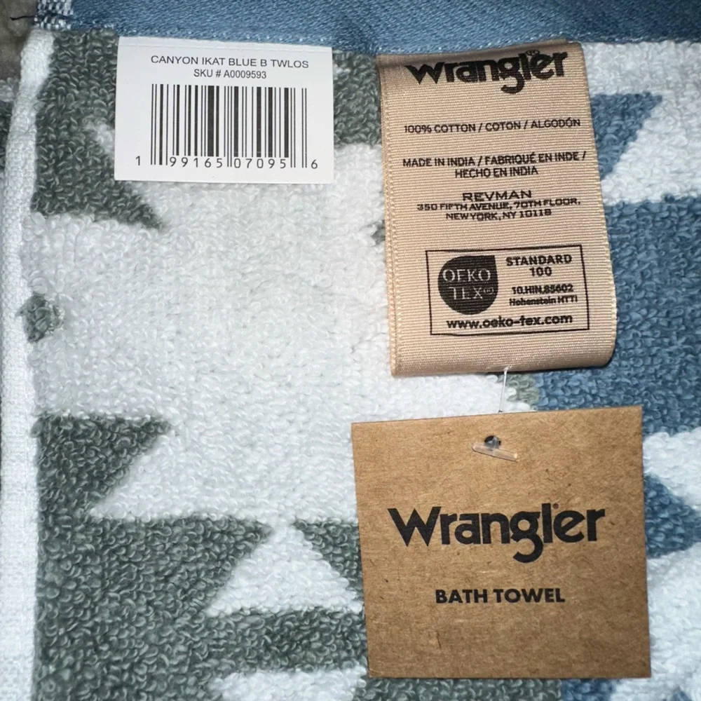 NEW Wrangler Bath Towels White with Sage and Blue Aztec Design 4 Bath & 2 Hand
